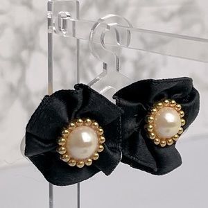 Ruffle pearl clip on earrings